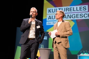 Jürgen Noch auf der Bühne des WWKulturpreis25 Jürgen Noch auf der Bühne des WWKulturpreis25