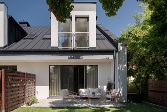 Wohngebiet Am Dreckwege Ein Wohnhaus vom Garten aus mit gemütlichem Ambiente und Sonnenschein